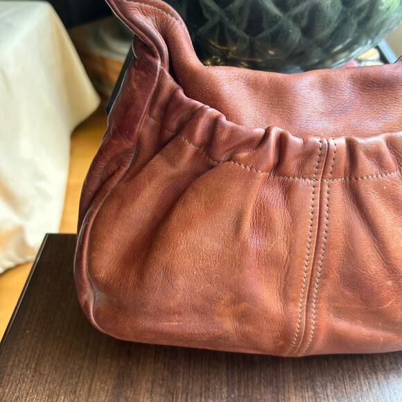 Vintage 70’s Carried Away Caramel Brown Leather hand shoulder bag - Picture 4 of 16